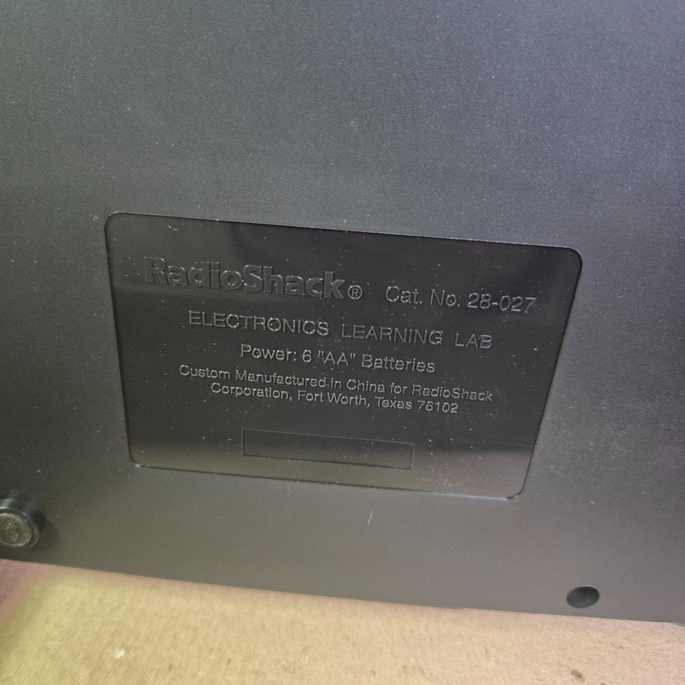 Radio Shack Technology Plus Electronics Learning Lab 28-027 - Picture 6 of 6
